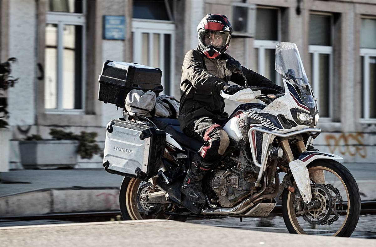 2017 Honda Africa Twin Dct Crf1000ldh Crf Rally Tricolour For Crf Rally Non Dct Model Shown