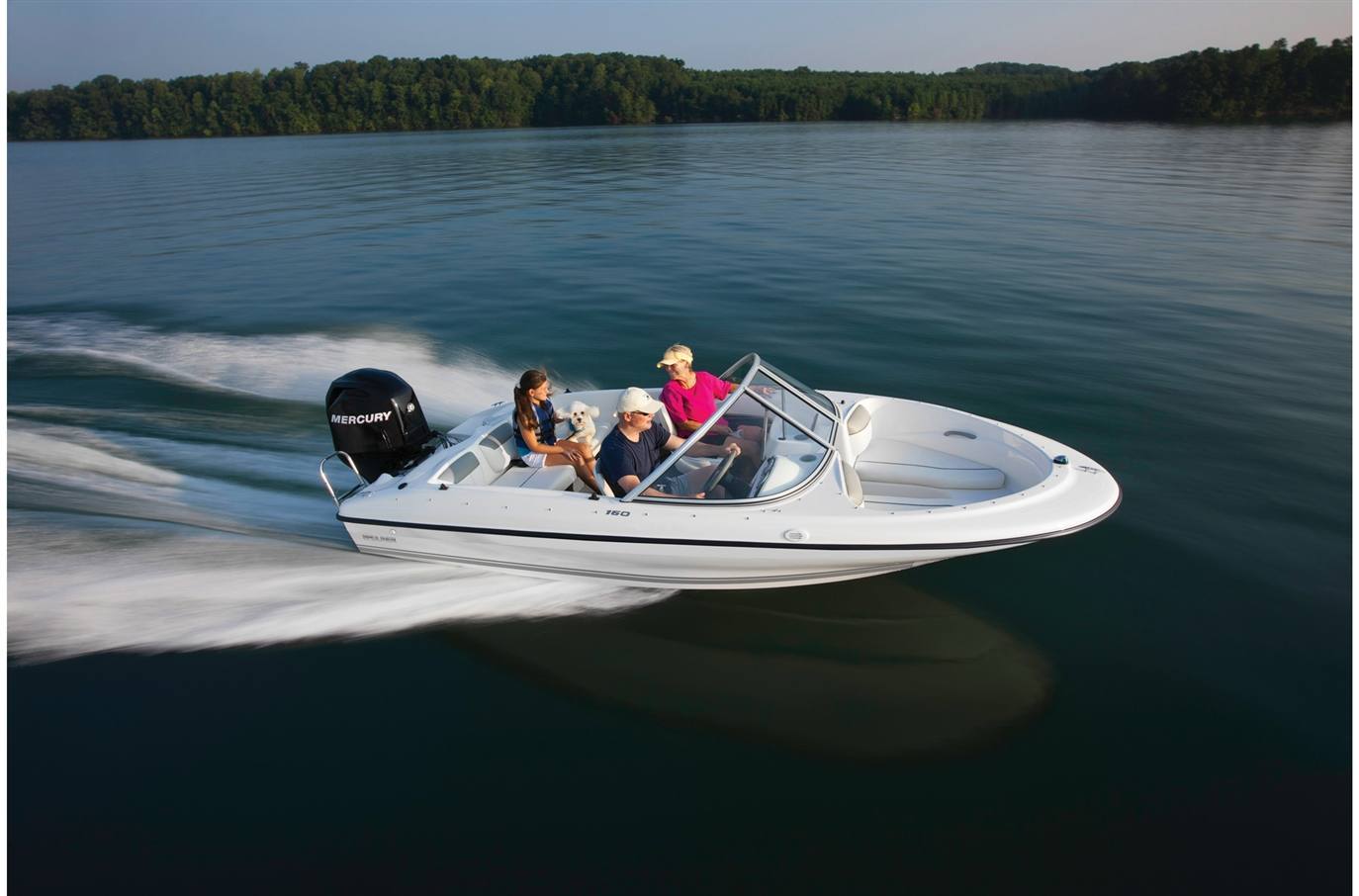 2019 Bayliner 160BR on the water
