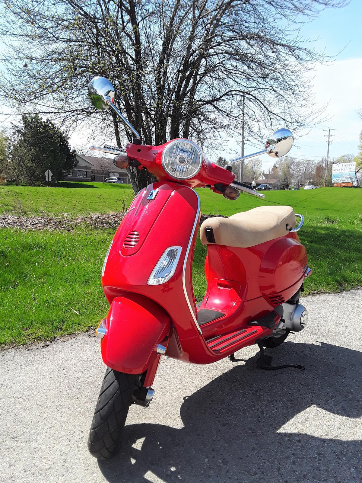 Vespa Lx150 Scooter Parts Catalog Workshop Manual 2 Manuals D