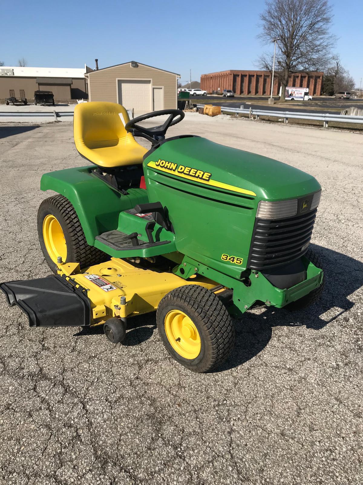 John Deere 345 >> 1998 John Deere Ridng Lawn Mower John Deere 345 >> 1998 John Deere Ridng Lawn Mower