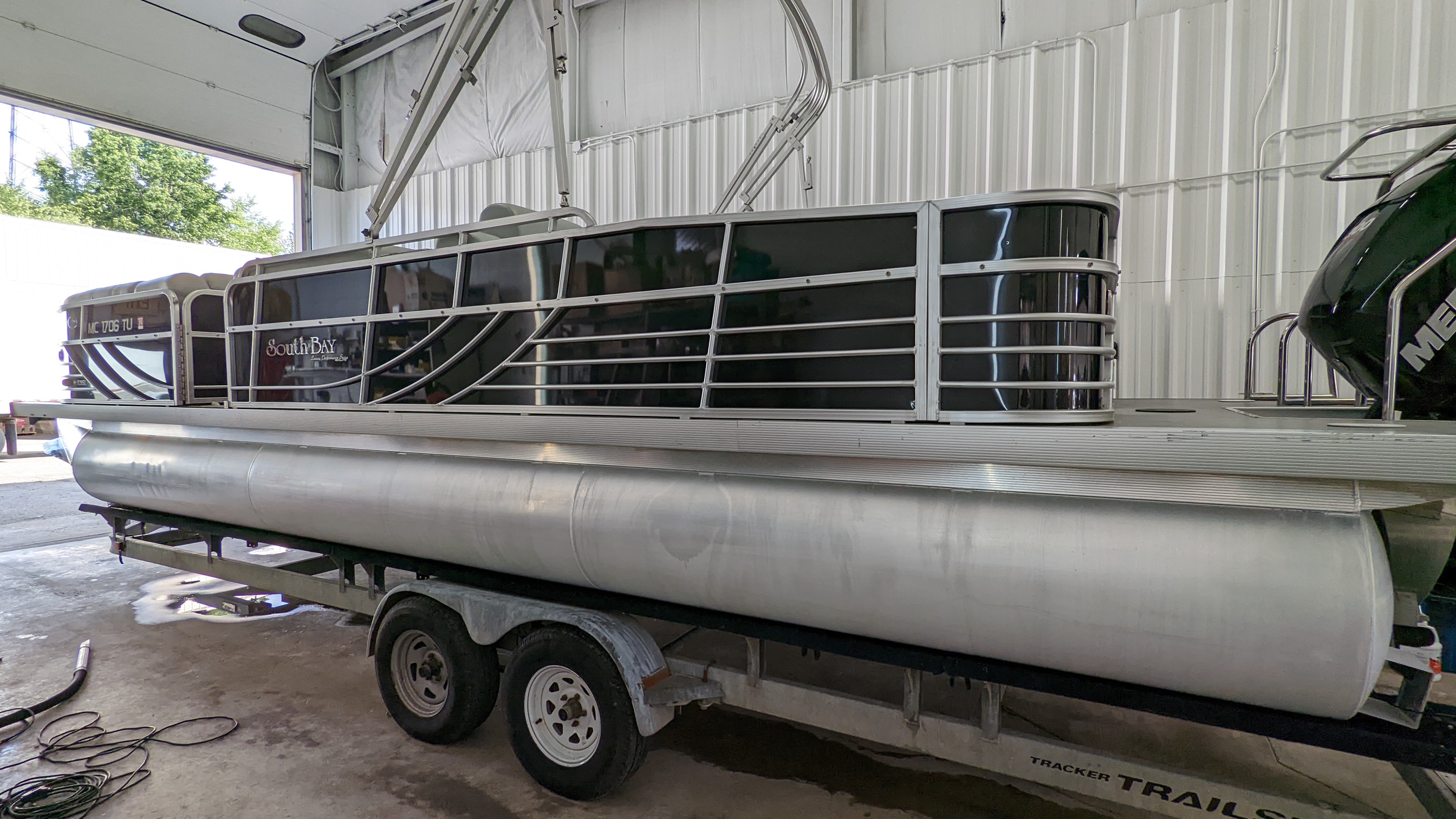 Pontoon and Pontoons Wilson Marine