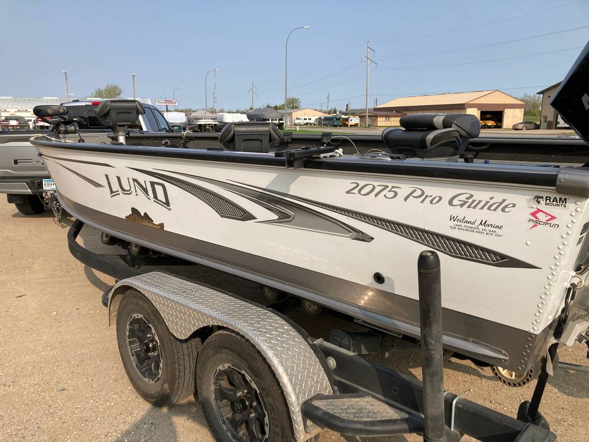 Boats from Lund Dave's Marine, Inc. ster, SD (605) 3456789