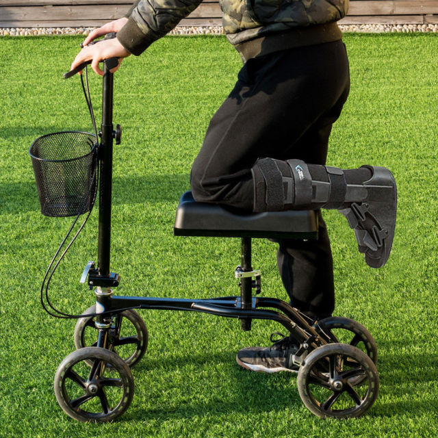 Knee Scooter with basket