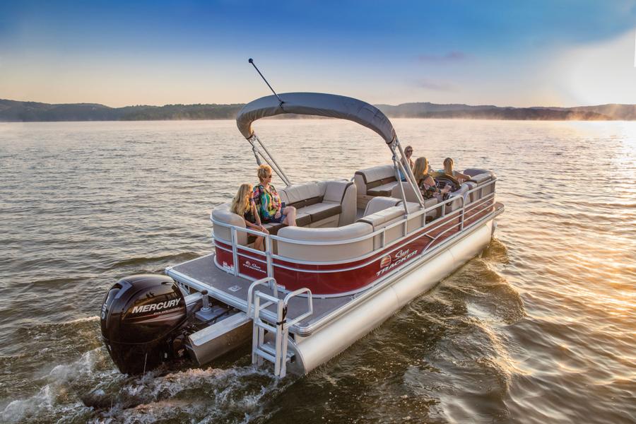 2019 Sun Tracker PARTY BARGE 22 DLX