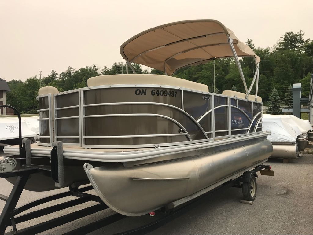 Used Pontoons Orléans Boat World & Sports Ottawa, ON (613) 8307576