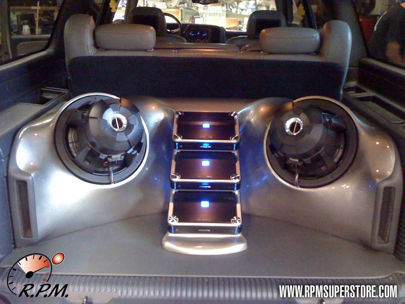 2001 Chevy Suburban W Custom Fiberglass Alpine Subwoofer