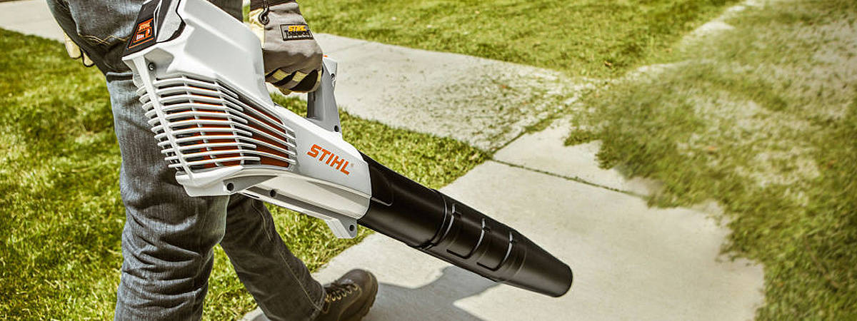 Stihl Lightning System Battery Operated Commercial Hand Held Outdoor Power Equipment New England Power Equipment Old Saybrook Ct 860 395 1688 Stihl Lightning System Battery Operated Commercial Hand Held Outdoor Power Equipment New England Power Equipment Old Saybrook Ct 860 395 1688