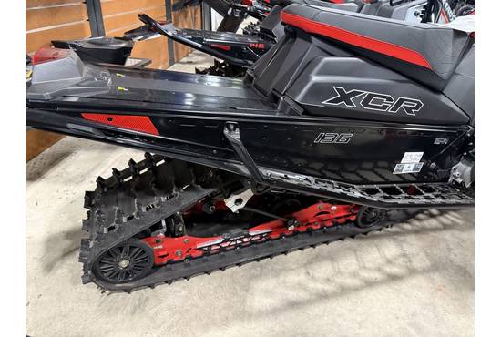 2025 Patriot 9R INDY XCR 136 Midnight Blue Metallic / Indy Red