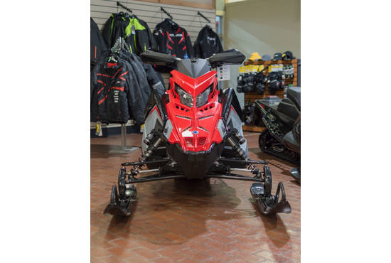2025 650 Switchback XC 146 Storm Gray / Indy Red