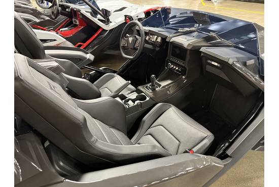 2025 SLINGSHOT R MANUAL