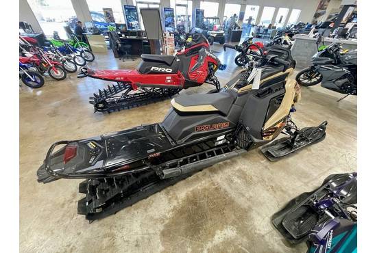 2024 Patriot 9R RMK Khaos Slash 146 Gloss Black/Military Tan/Orange Burst