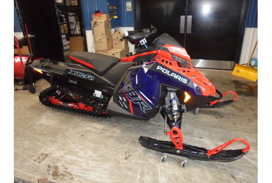 2025 Patriot 9R Indy XCR 136 Midnight Blue Metallic / Indy Red
