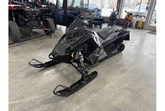 2025 9R Indy XCR 136 Shadow Gray / Gloss Black