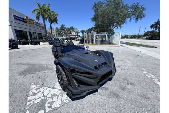 2025 slingshot® r (autodrive)
