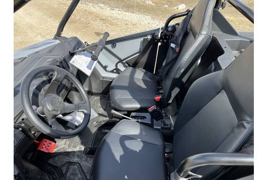 2025 rzr® 200 efi