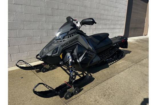 2025 650 Switchback Assault 146 Shadow Gray / Gloss Black