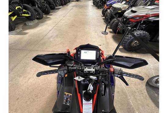 2025 Patriot 9R INDY XCR 136 Midnight Blue Metallic / Indy Red