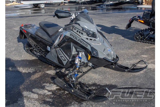 2025 650 Indy XCR 136 Shadow Gray / Gloss Black