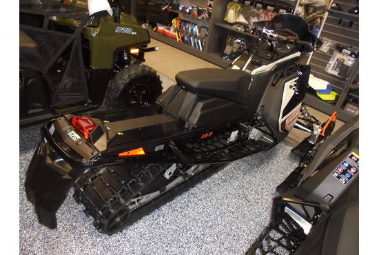 2025 650 Indy SP 137 ES