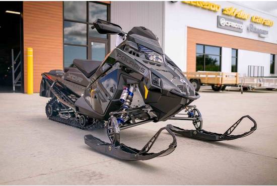 2025 Patriot 9R Indy XCR 136 Shadow Gray / Gloss Black