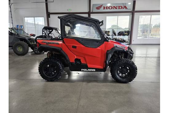 2016 General™ 1000 EPS In-Mold Indy Red