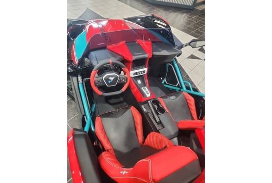 2025 slingshot® 10 (autodrive)
