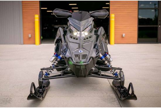 2025 Patriot 9R Indy XCR 136 Shadow Gray / Gloss Black