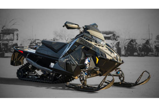 2025 Patriot 9R Indy XCR 136 Shadow Gray / Gloss Black