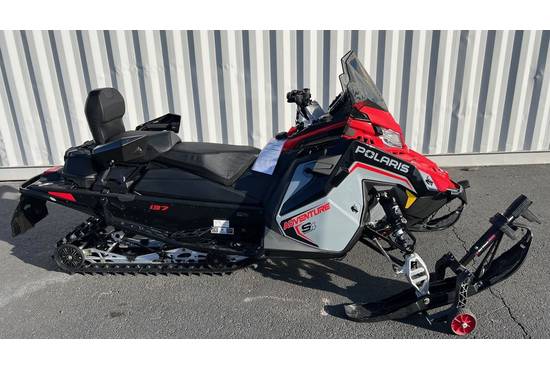 2025 ProStar S4 INDY Adventure 137 Storm Gray / Indy Red