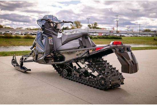 2026 650 INDY XC 137 Gloss Black / Blue Dusk