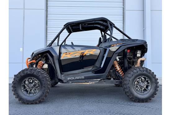 2024 RZR XP 1000 Ultimate Matte Titanium / Onyx Black