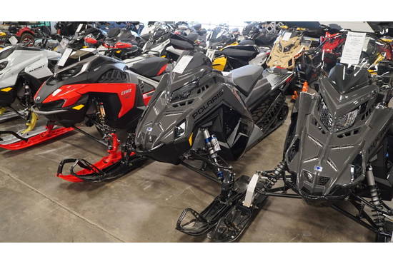 2025 850 Switchback Assault 146 Shadow Gray / Gloss Black