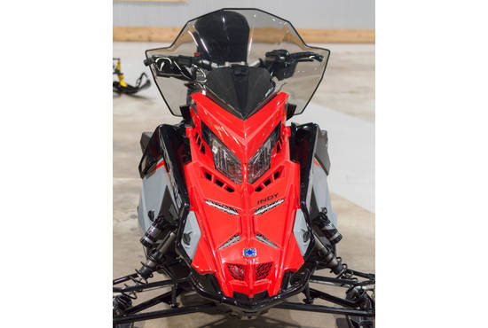 2025 650 Indy Adventure 137 Storm Gray / Indy Red