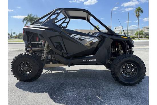 2022 RZR Pro XP Ultimate Black Crystal