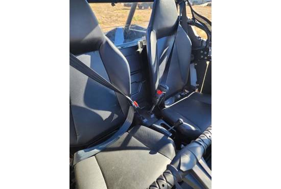 2025 rzr® 200 efi