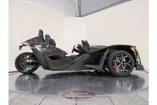 2025 slingshot® r (autodrive)