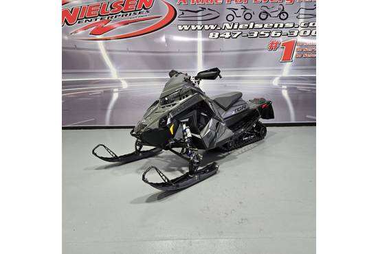 2025 Patriot 9R Indy XCR 136 Shadow Gray / Gloss Black