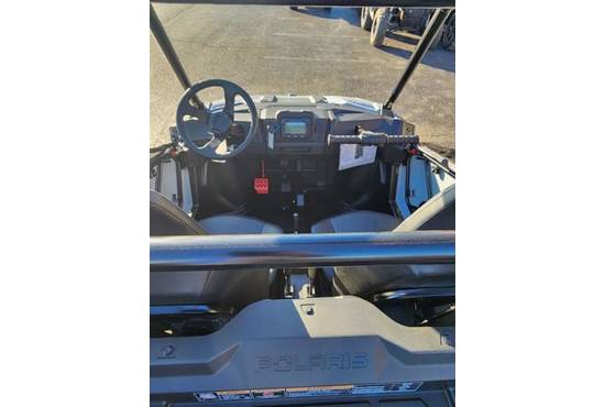2025 rzr® 200 efi