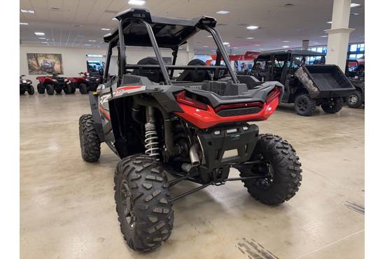 2023 RZR XP 1000 Ultimate Indy Red