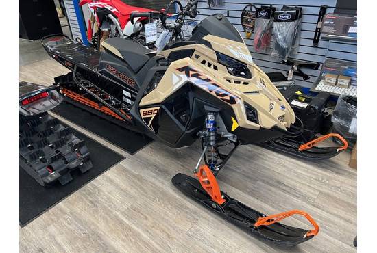 2024 850 RMK Khaos Slash 165 Gloss Black/Military Tan/Orange Burst