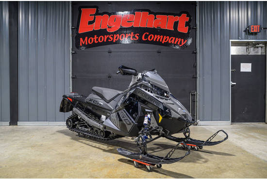 2025 650 Indy XCR 136 Shadow Gray / Gloss Black