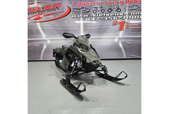 2025 Patriot 9R Indy XCR 136 Shadow Gray / Gloss Black