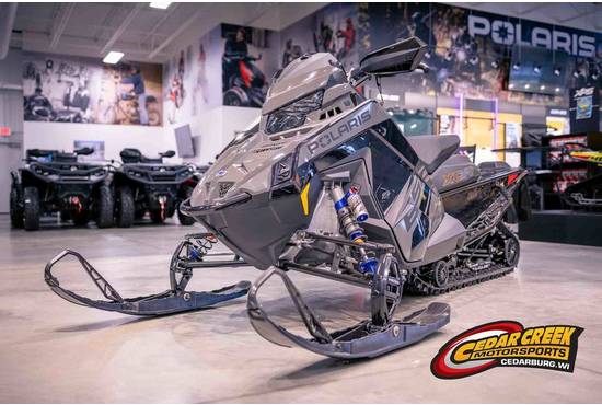 2025 650 Indy XCR 136 Shadow Gray / Gloss Black