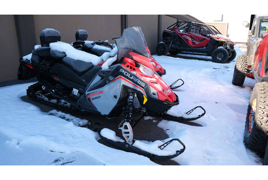 2025 650 Indy Adventure 137 Storm Gray / Indy Red