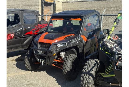 2018 General™ 1000 EPS Deluxe Titanium Metallic