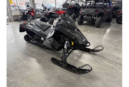 2025 9R Indy XCR 136 Shadow Gray / Gloss Black