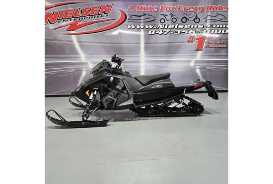 2025 Patriot 9R Indy XCR 136 Shadow Gray / Gloss Black