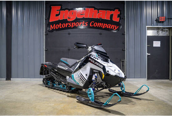 2025 9R Switchback Assault 146 Ghost White Metallic / Gloss Black / Radiant Gree