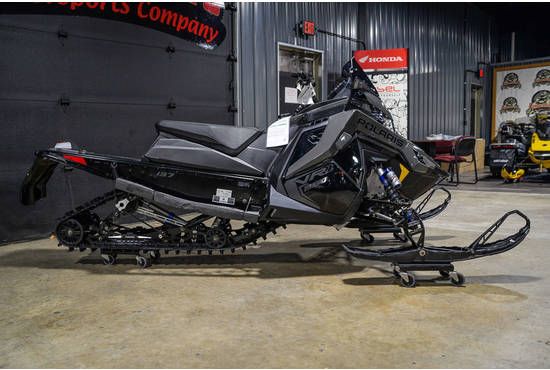 2025 850 Indy VR1 137 Shadow Gray / Gloss Black