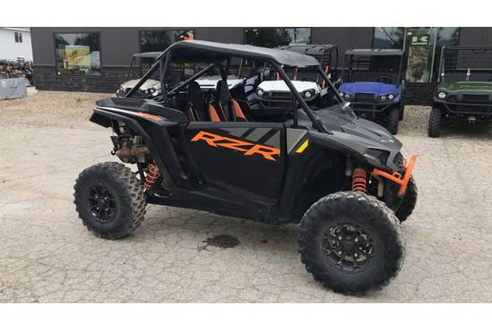 2024 RZR XP 1000 Ultimate Matte Titanium / Onyx Black
